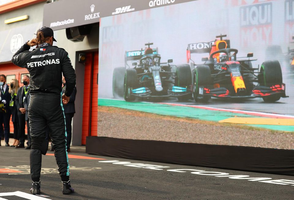 Lewis Hamilton na Veľkej cene Emilia Romagna 2021.