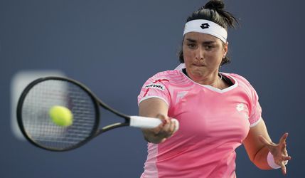 WTA Miami: Jabeurová vyradila turnajovú štvorku Keninovú. Osaková postúpila bez boja