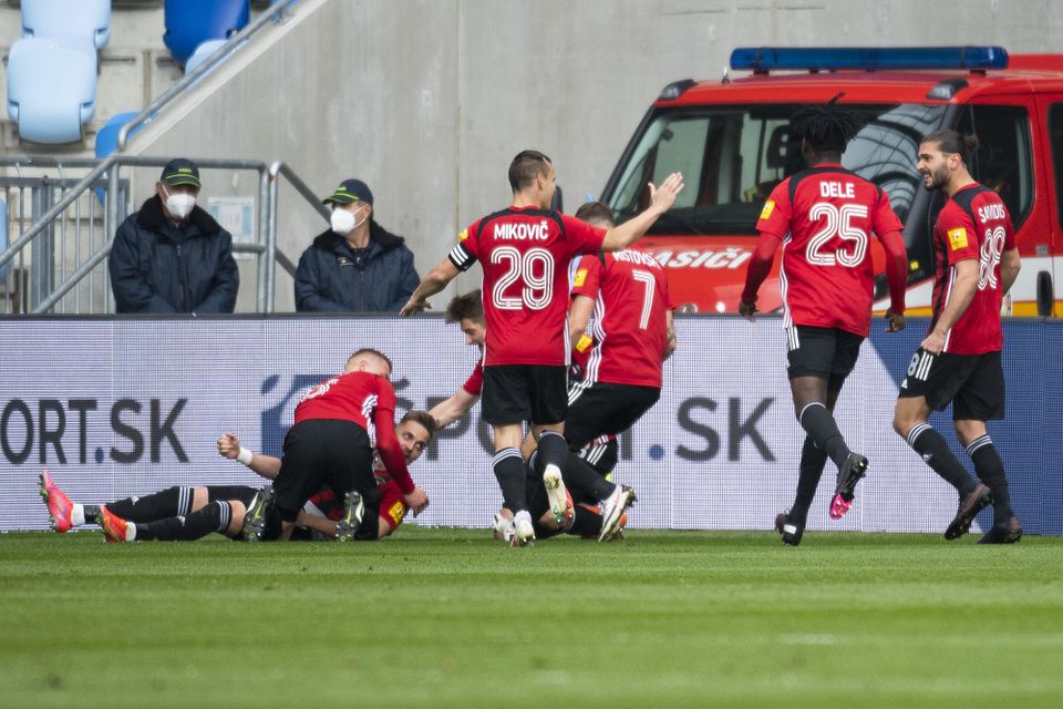 Spartak po strelení gólu na Tehelnom poli do siete Slovana