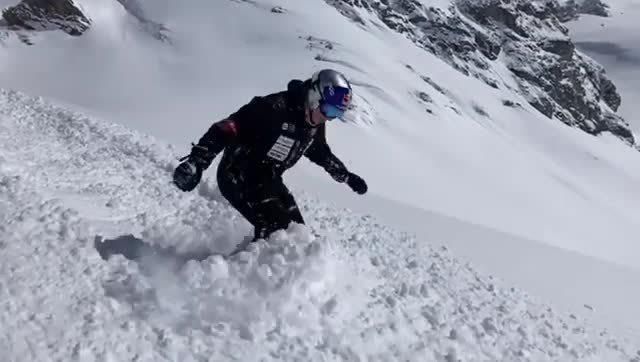 VIDEO: Ester Ledeckú zrušené super-G neodradilo, vybrala sa na snowboard