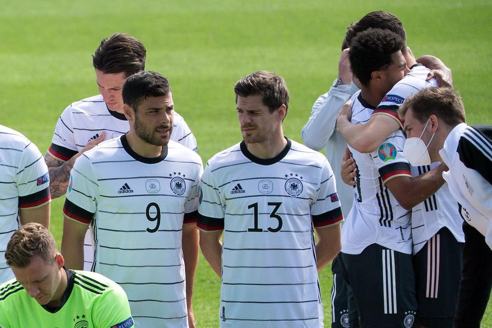 Nemeckí futbaloví reprezentanti Kevin Volland (vľavo) a Jonas Hofmann