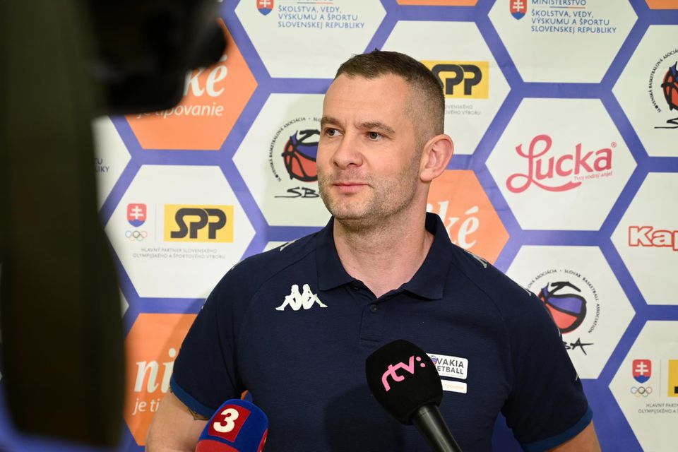 Tréner slovenskej basketbalovej reprezentácie žien Juraj Suja
