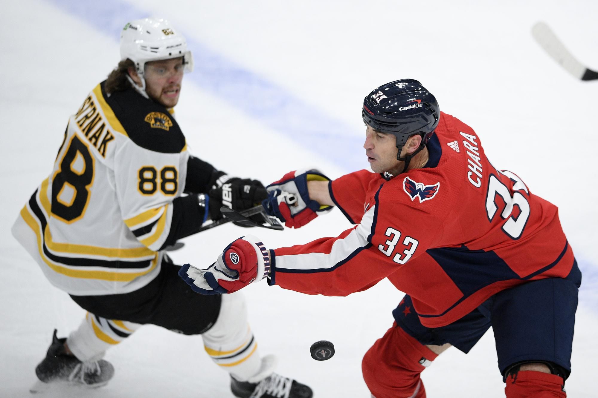 Washington Capitals - Boston Bruins (David Pastrňák, Zdeno Chára)