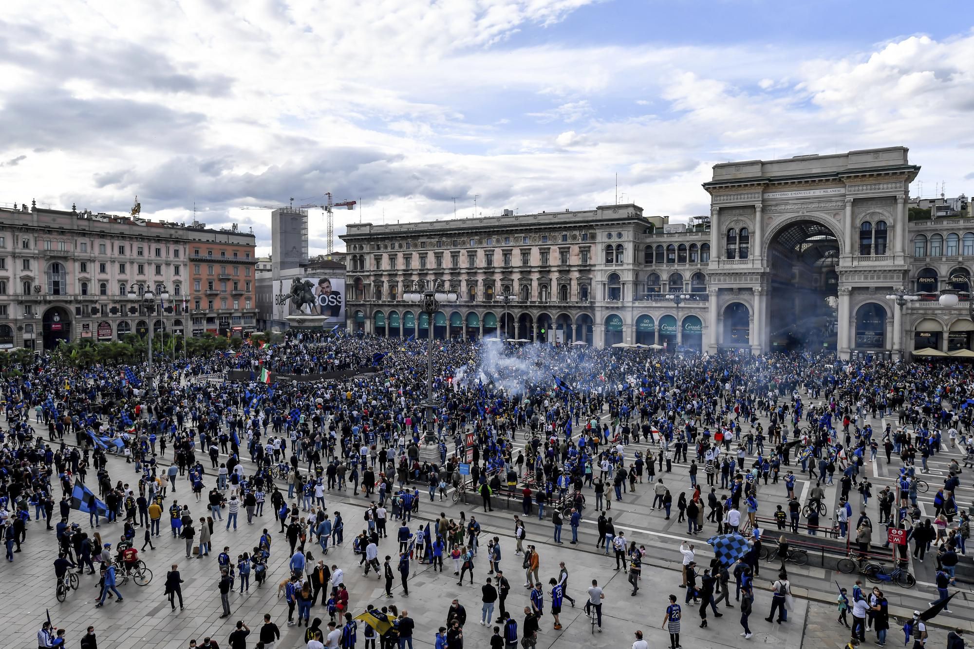 Fanúšikovia Interu Miláno oslavujú majstrovský titul