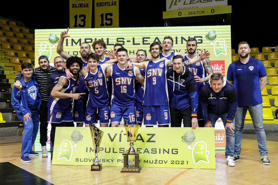 radosť víťazného družstva Spišskí Rytieri po finálovom zápase Final Four Impuls Leasing Slovenského pohára v basketbale mužov Inter Bratislava - Spišskí Rytieri