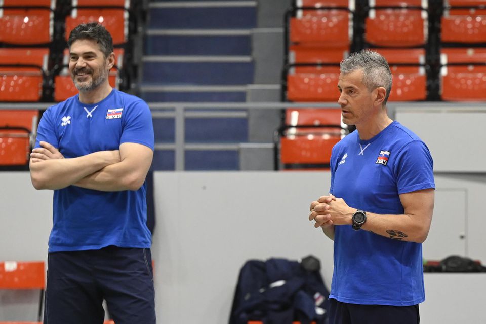 Zľava manažér tímu Slavomír Huba a tréner Marco Fenoglio