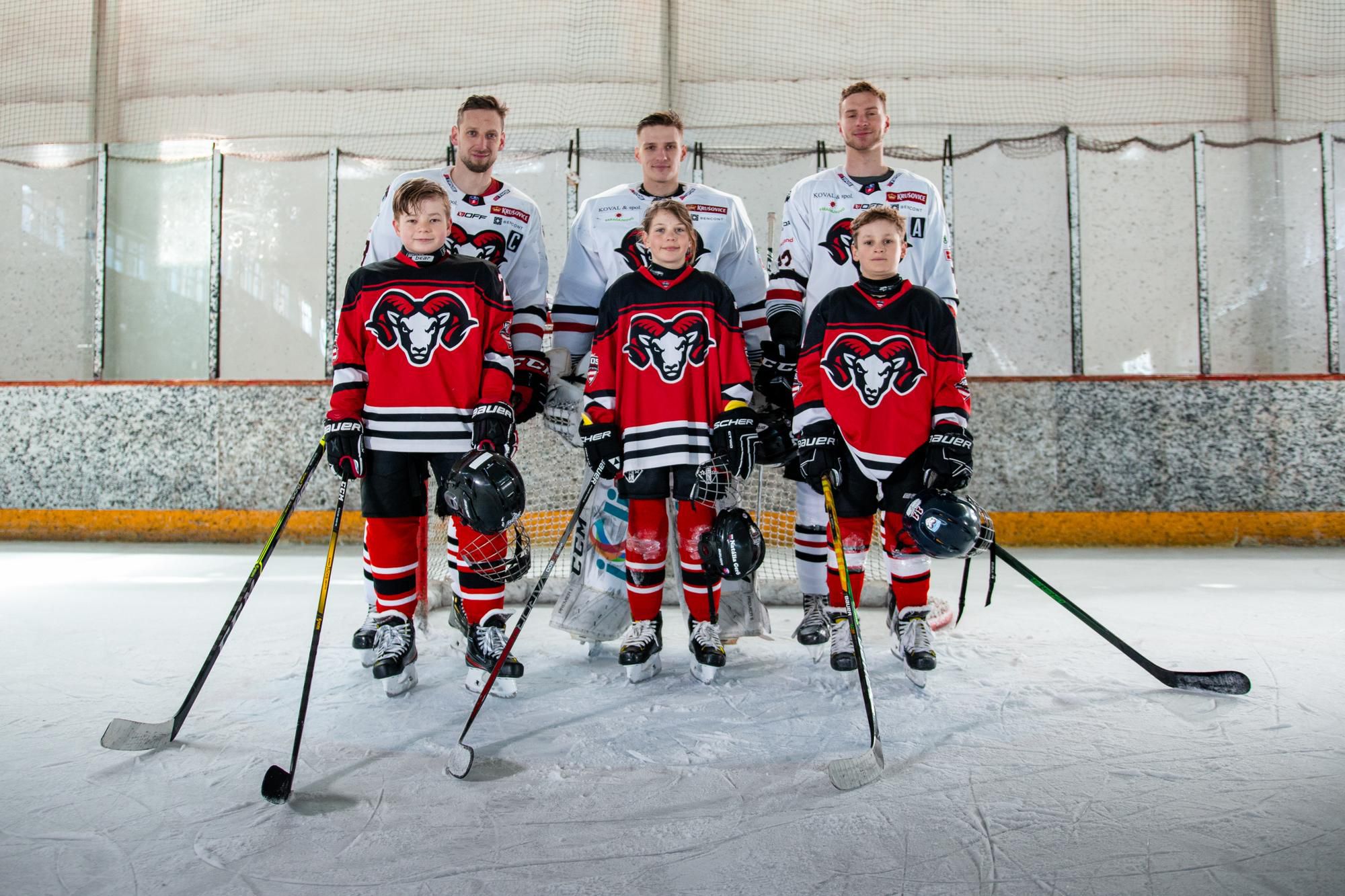 Traja hráči klubu HC '05 Banská Bystrica sa stali novými ambasádormi Fondu pre budúcnosť športu.