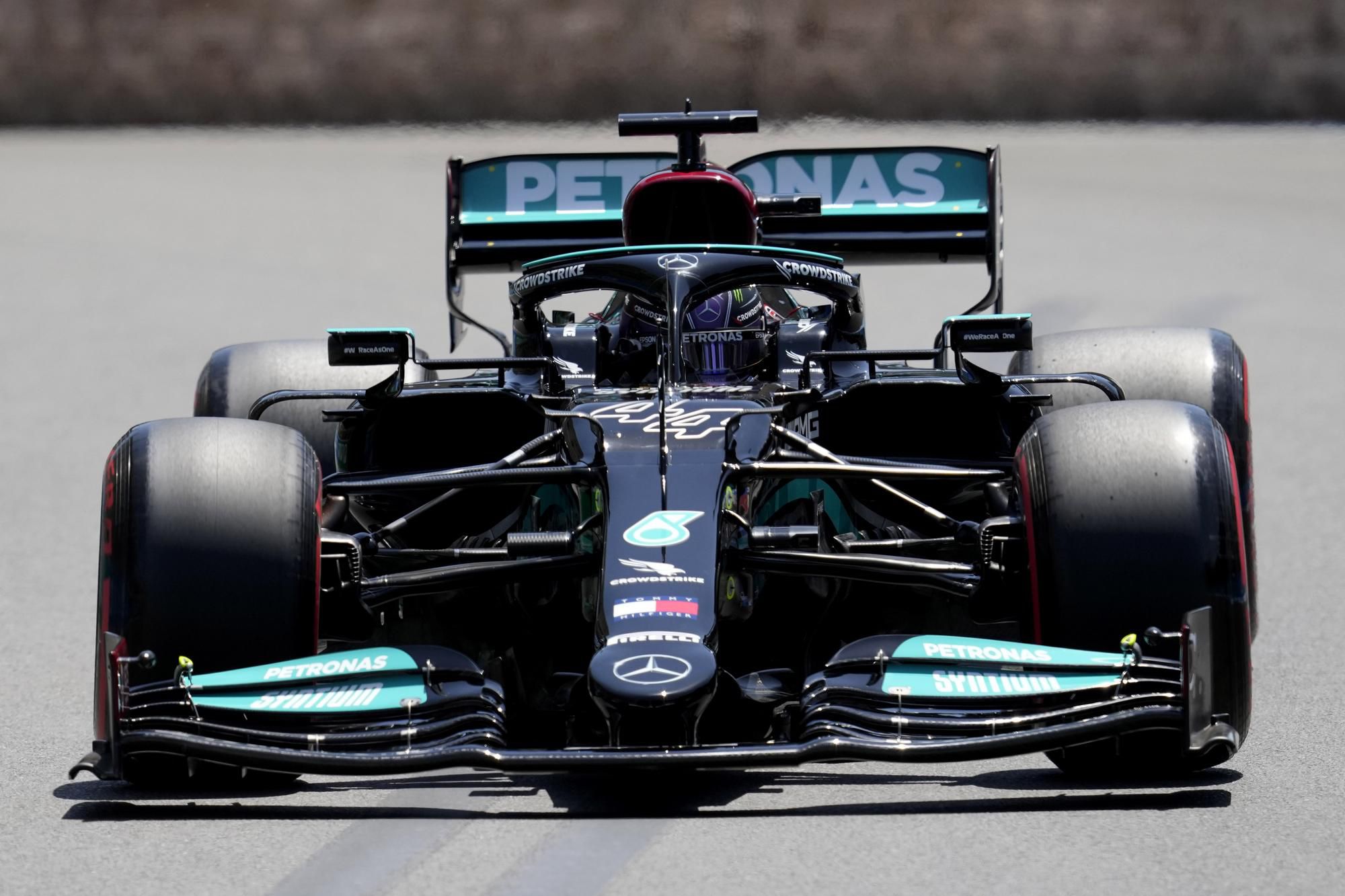 Lewis Hamilton počas Veľkej ceny Azerbajdžanu 2021.