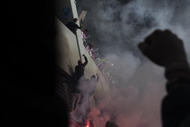 Bary fanúšikov Ajaxu a Feyenoordu poškodili pred derby explózie