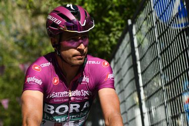 Giro: Peter Sagan dnes pohodlne prišiel do cieľa, v 19. etape triumfoval Simon Yates