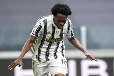 Juventus sa udržal v hre o Ligu majstrov, hrdinom dvojgólový Cuadrado