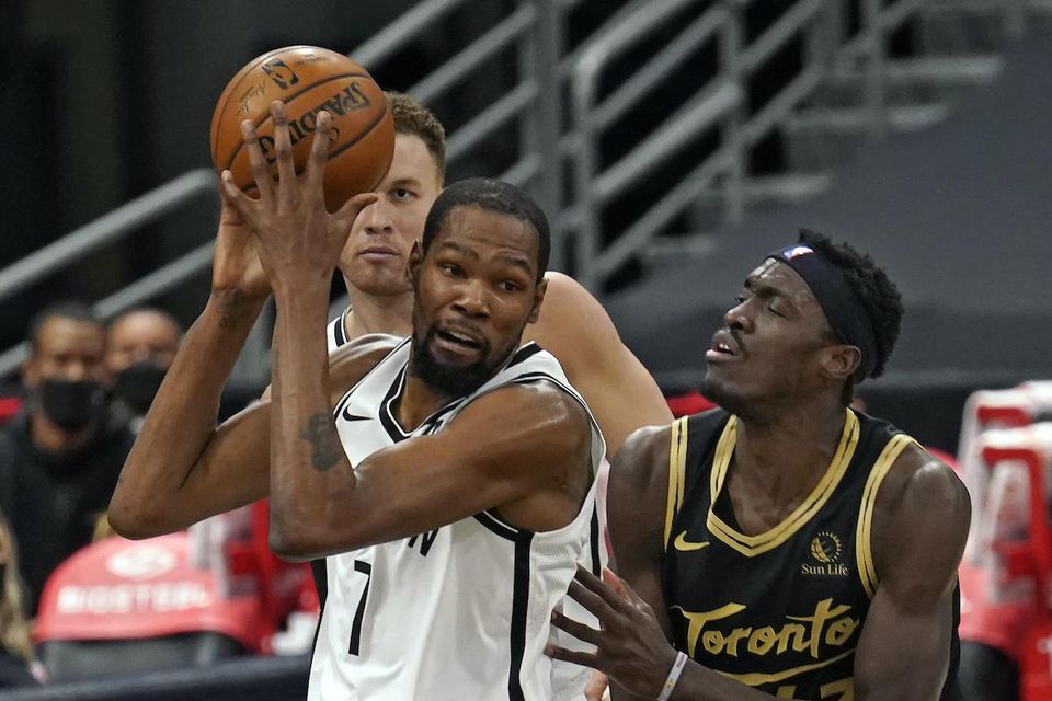 Kevin Durant (Brooklyn Nets) a Pascal Siakam (Toronto Raptors).