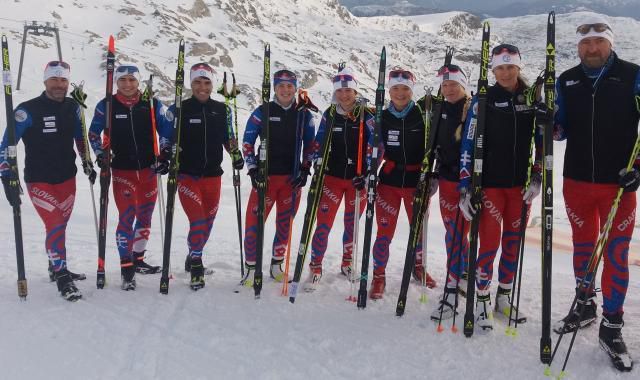 Slovenskí bežci na lyžiach absolvovali v uplynulých dňoch sústredenie na ľadovci Dachstein v Rakúsku.