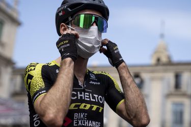 Giro: Simon Yates mal pozitívny test na koronavírus, z pretekov odstúpil