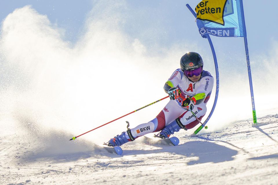Gino Caviezel počas 1. kola obrovského slalomu Svetového pohára v rakúskom Söldene