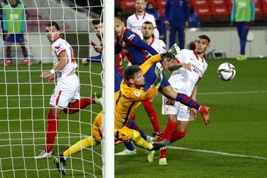 Podľa španielskych médií je Tomáš Vaclík na odchode z FC Sevilla
