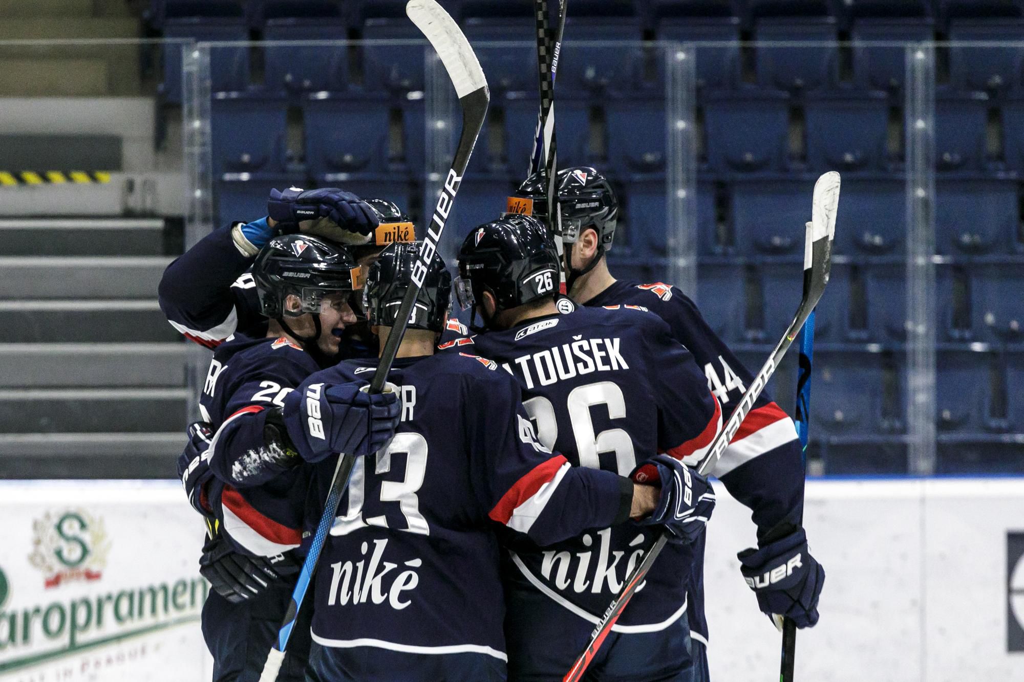 Radosť hráčov HC Slovan Bratislava.