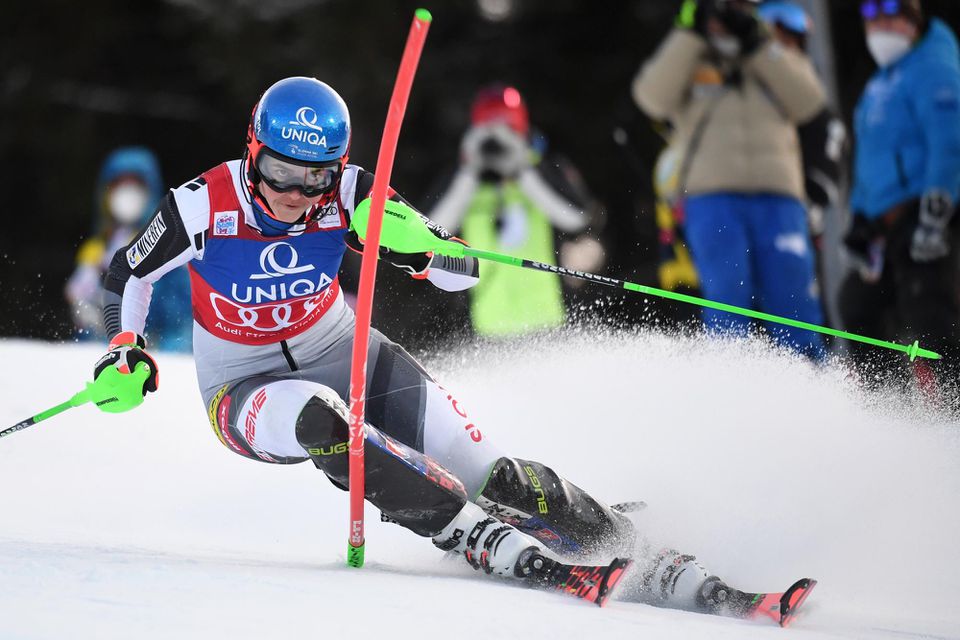Petra Vlhová na trati počas 1. kola slalomu v rakúskom Semmeringu