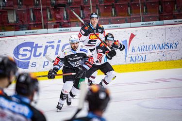 Hokejisti Karlových Varov pretrhli víťaznú šnúru Sparty Praha