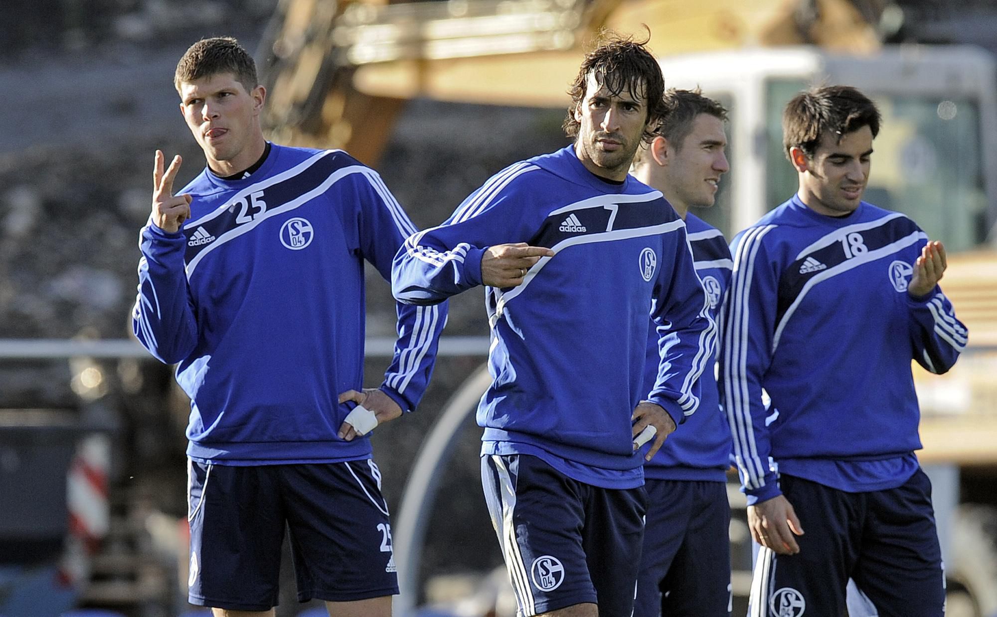 Zľava Huntelaar, Raúl, Jendrišek a Jurado.