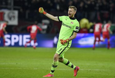 Lukáš Hrádecký bude až do konca marca chýbať Bayeru Leverkusen