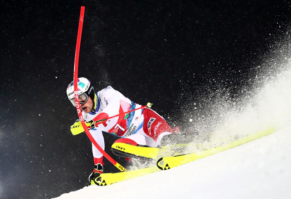 Daniel Yule počas nočného slalomu v Schladmingu v roku 2020