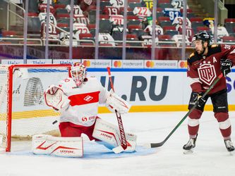 KHL: Július Hudáček nezabránil tretej prehre. Spartak Moskva je na hrane vypadnutia