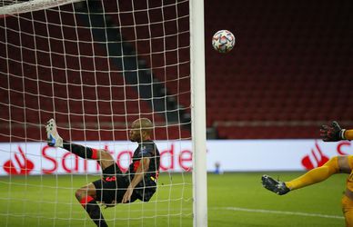 Fabinho odvrátil istý gól Ajaxu a dokonale zastúpil Van Dijka