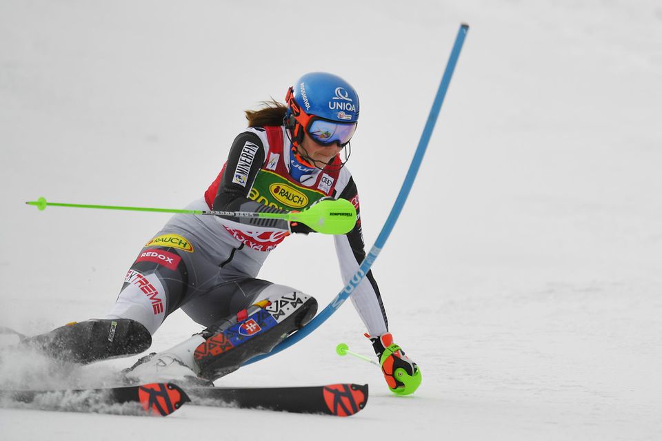 Petra Vlhová na trati počas slalomu Svetového pohára v Jasnej