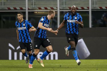 Coppa Italia: Inter otočil derby s AC Miláno a postúpil do semifinále, Ibrahimovič videl červenú kartu