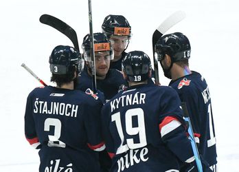 Superpohár: HC Slovan v prvom semifinálovom zápase s Nitrou uspel v deväťgólovej prestrelke