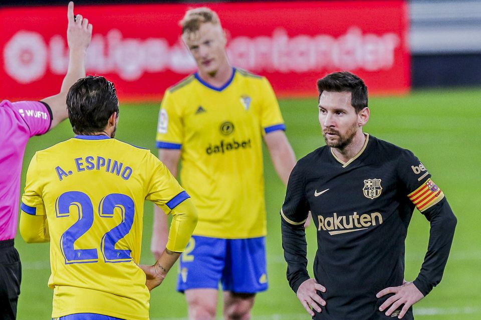 Sklamaný Lionel Messi v zápase proti Cádizu
