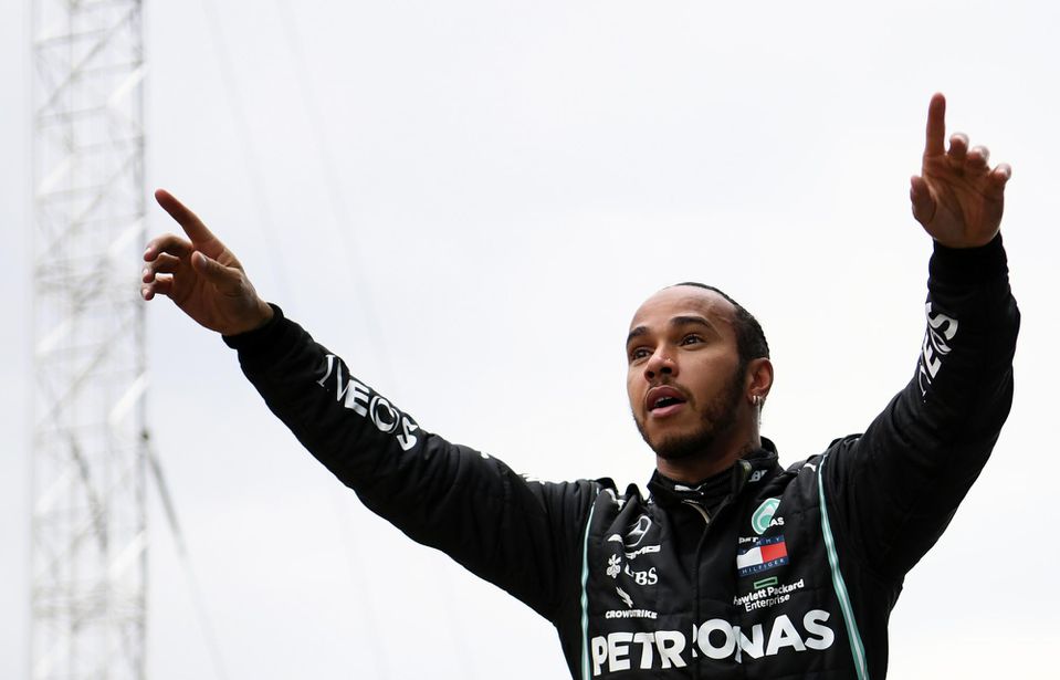 Lewis Hamilton oslavuje siedmy titul majstra sveta F1