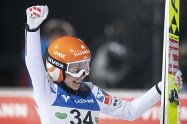 Skoky na lyžiach-SP: V ouvertúre v Ramsau triumf domácej Kramerovej