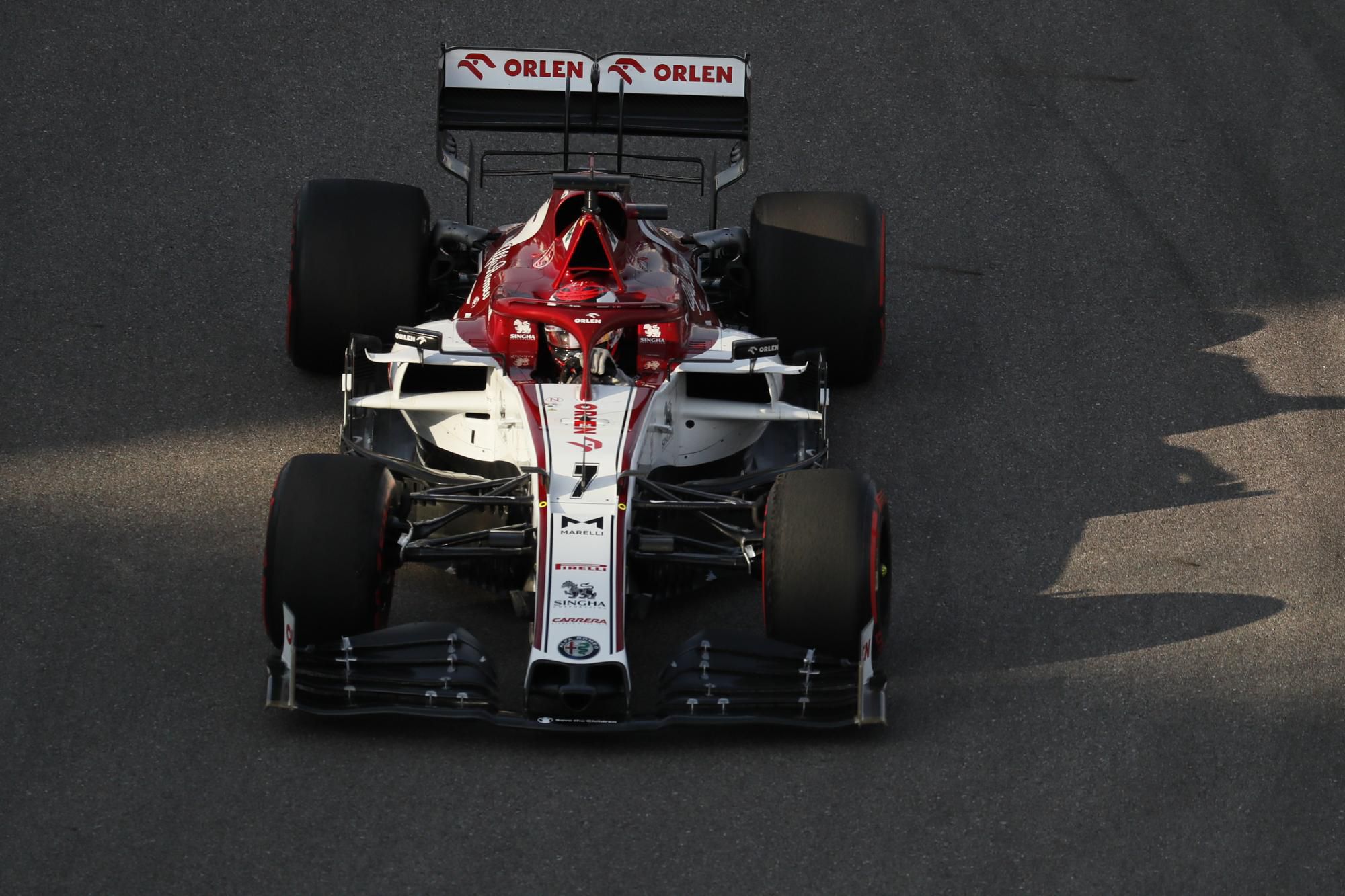 Kimi Räikkönen v monoposte Alfa Romeo.