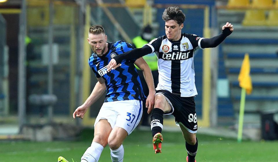 Milan Škriniar v zápase Parma - Inter Miláno