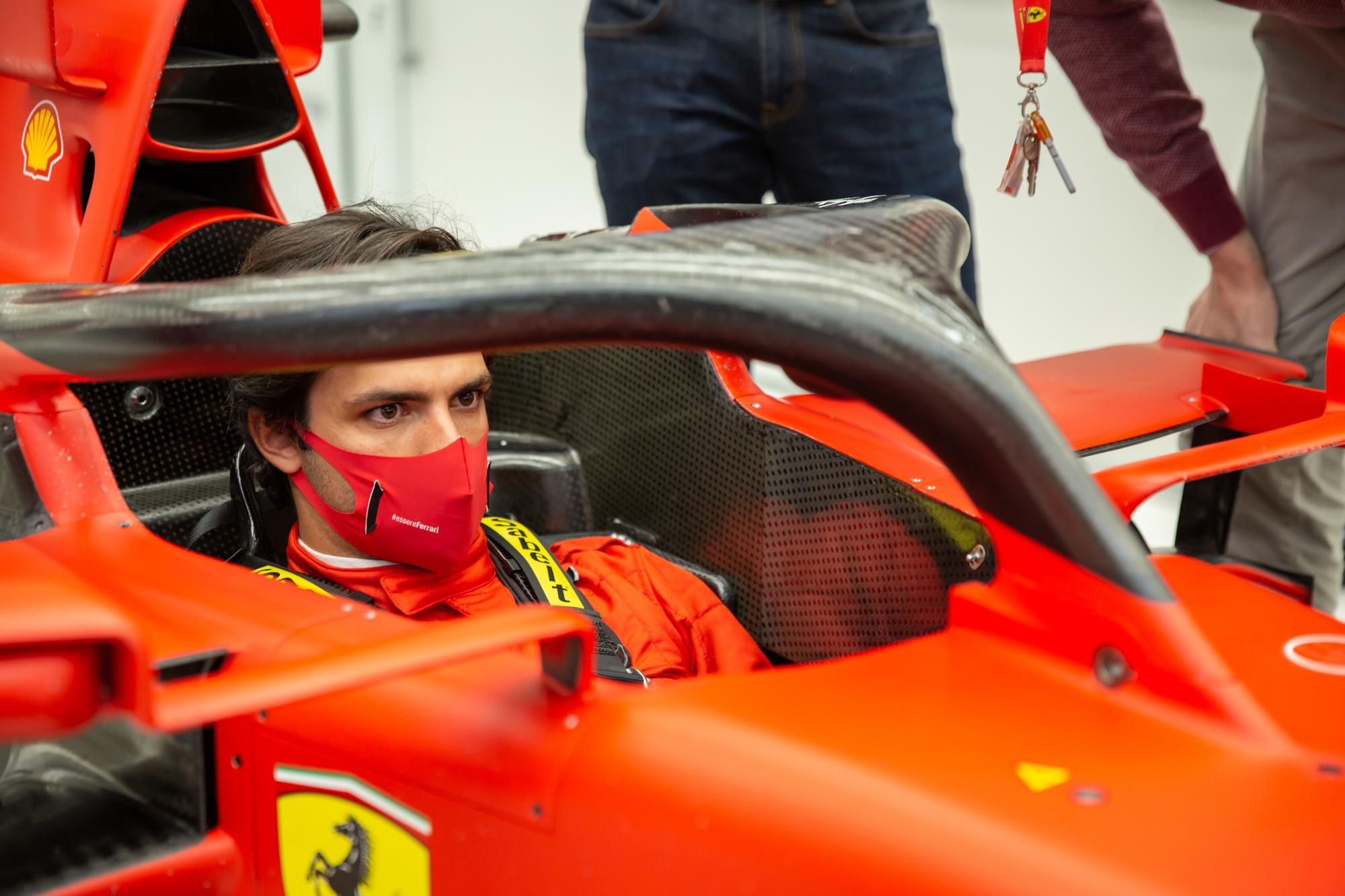 Prvý deň Carlosa Sainza vo Ferrari.