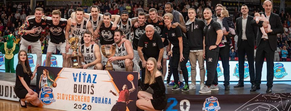 Basketbalisti Prievidze oslavujú triumf Slovenského pohára