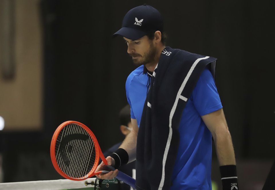 Andy Murray po finálovom zápase na challengerovom turnaji v talianskom meste Biella s Ukrajincom Iľjom Marčenkom