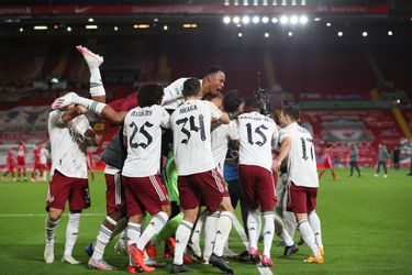 EFL Cup: Arsenal po penaltovej dráme vyradil Liverpool, Fulham s Rodákom v bráne zlyhal