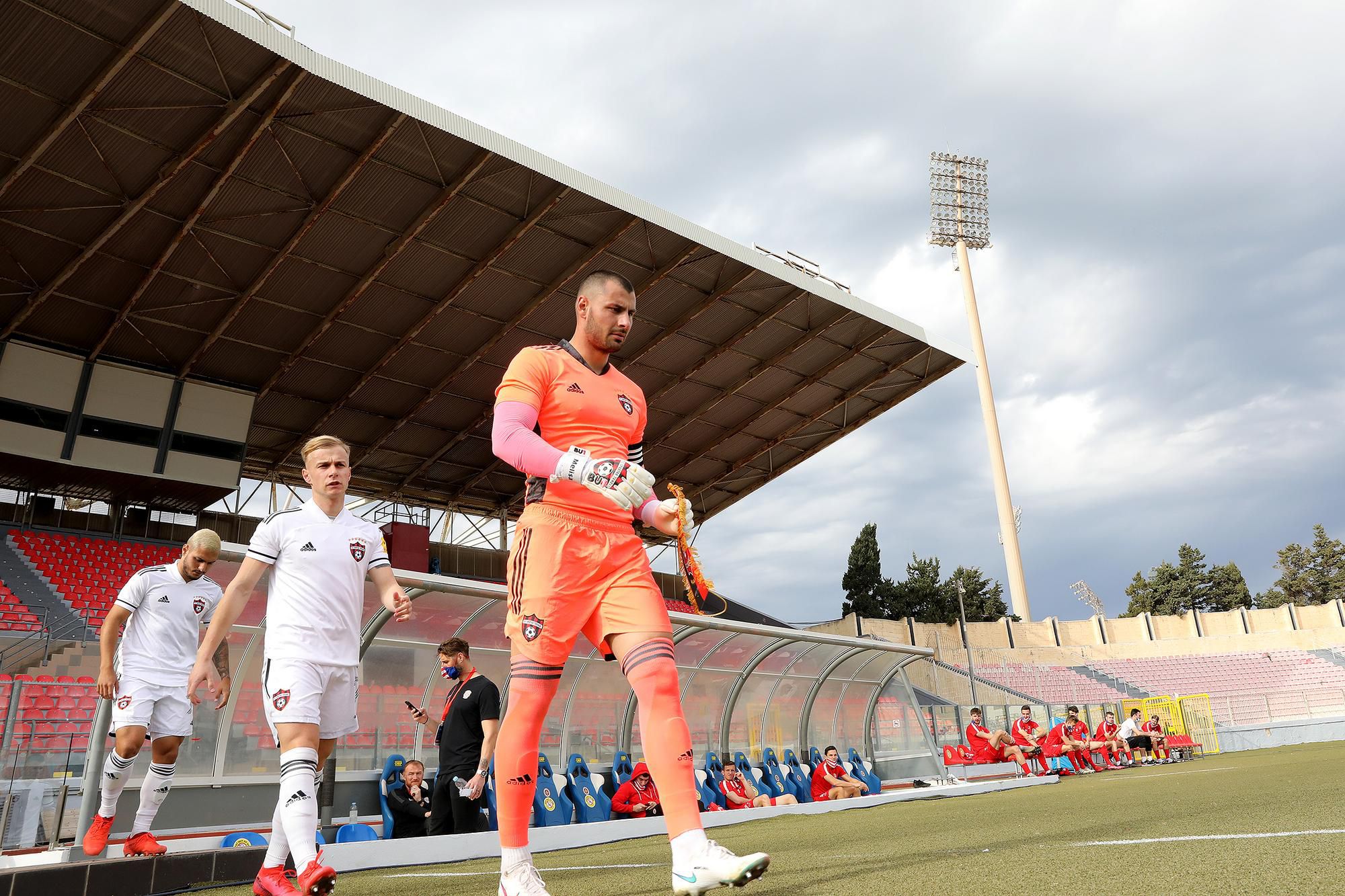 Hráči Spartaka Trnava na Malte. V popredí Dobrivoj Rusov