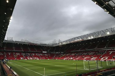Manchester United upravil Old Trafford tak, aby mohli fanúšikovia prísť na futbal