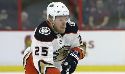 Anaheim Ducks podpísal nováčikovský kontrakt s Jacobom Perreaultom