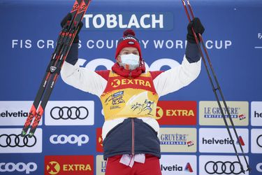 Tour de Ski: Alexander Boľšunov triumfoval v 5. etape a zvýšil náskok na čele