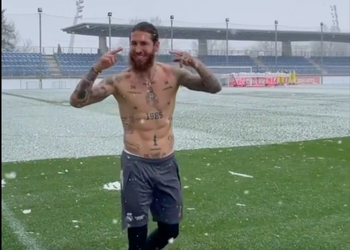 Sergia Ramosa nezastaví ani sneh, v chladnom počasí si polonahý užíval tréning