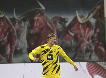 Rekordný Haaland zariadil triumf Dortmundu, Schalke spasil mladý Američan