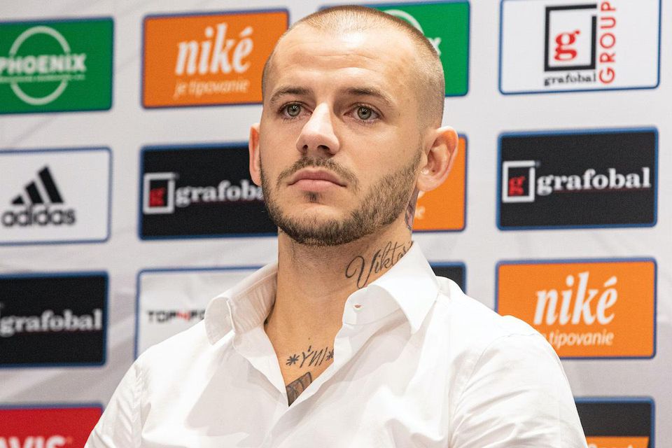 Nová posila klubu Vladimír Weiss mladší počas tlačovej konferencie klubu ŠK Slovan Bratislava.