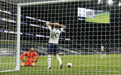 Spurs stratili proti West Hamu trojgólový náskok, Aston Villa naďalej stopercentná