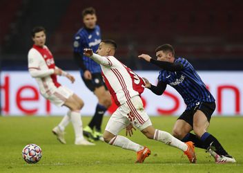 D-skupina: V priamom súboji o postup Atalanta zdolala Ajax, Liverpool remizoval v Dánsku