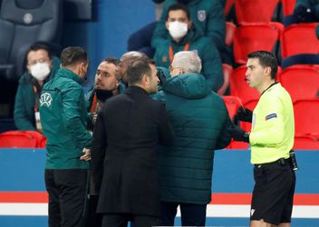 Štvrtý rozhodca zápasu PSG - Basaksehir dostal dištanc do konca júna